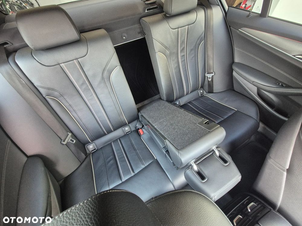 BMW Seria 5 520d xDrive M Sport sport - 24