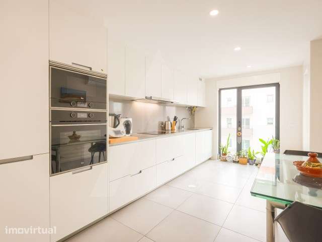 Apartamento T2 semi-novo com garagem no centro da cidade de Aveiro - Grande imagem: 4/24