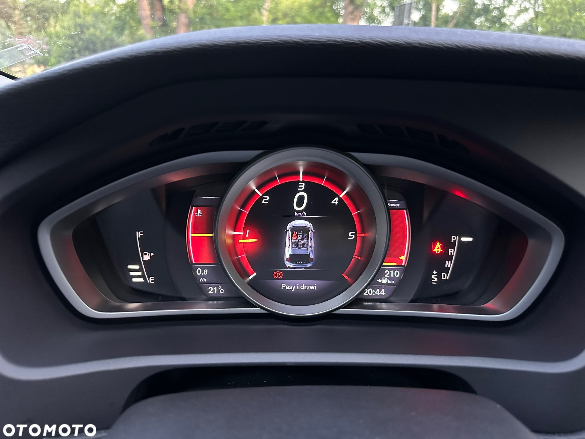 Volvo V40 - 24
