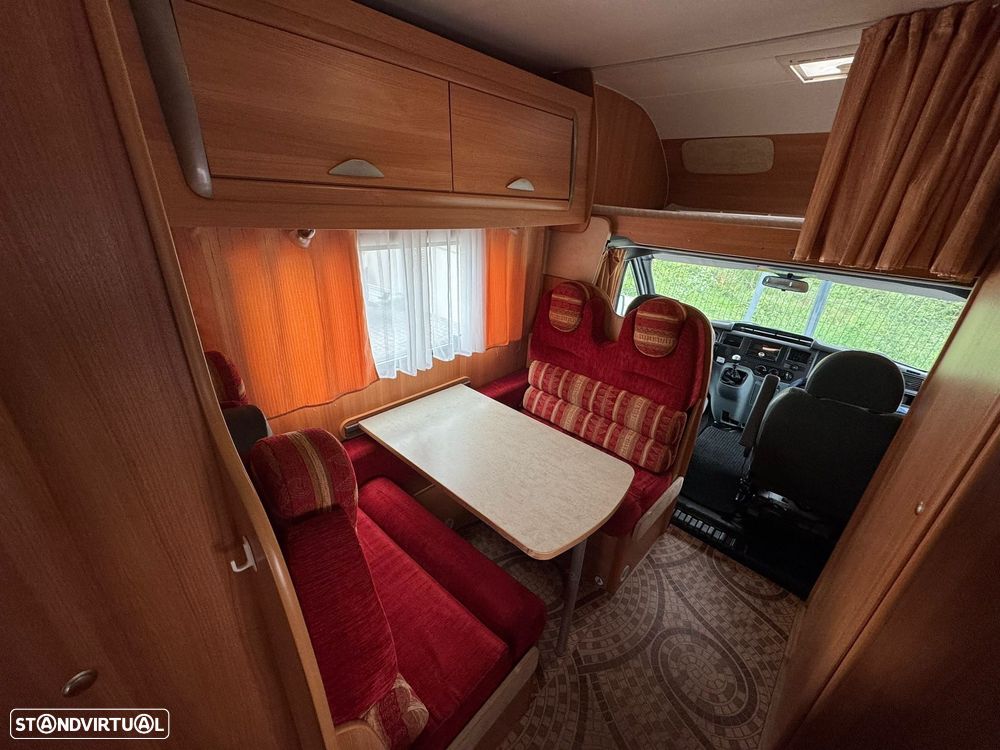 Ford Trigano Genesis 33 M08 - 9