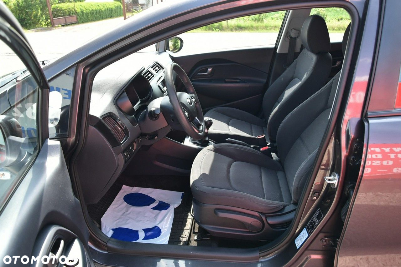 Kia Rio - 16