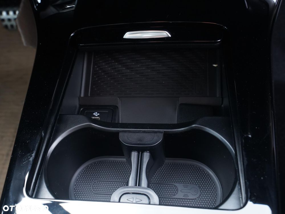 Mercedes-Benz CLA 200 mHEV AMG Line 7G-DCT - 13