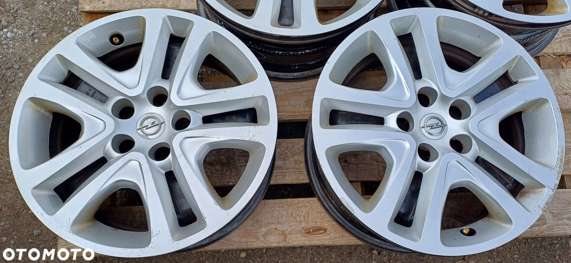 Felgi stalowe z kołpakami OPEL 6,5x16 cali , rozstaw śrub 5x110. - 3