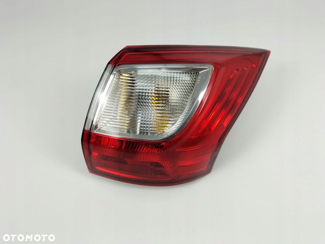 LAMPA PRAWY TYŁ PRAWA TYLNA FORD GRAND C-MAX AM5113404AC - 1