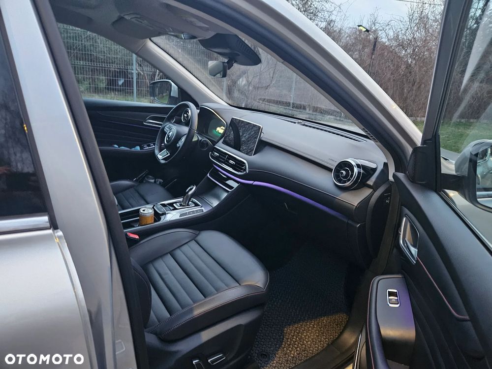 MG HS 1.5 T-GDI Exclusive DCT - 12