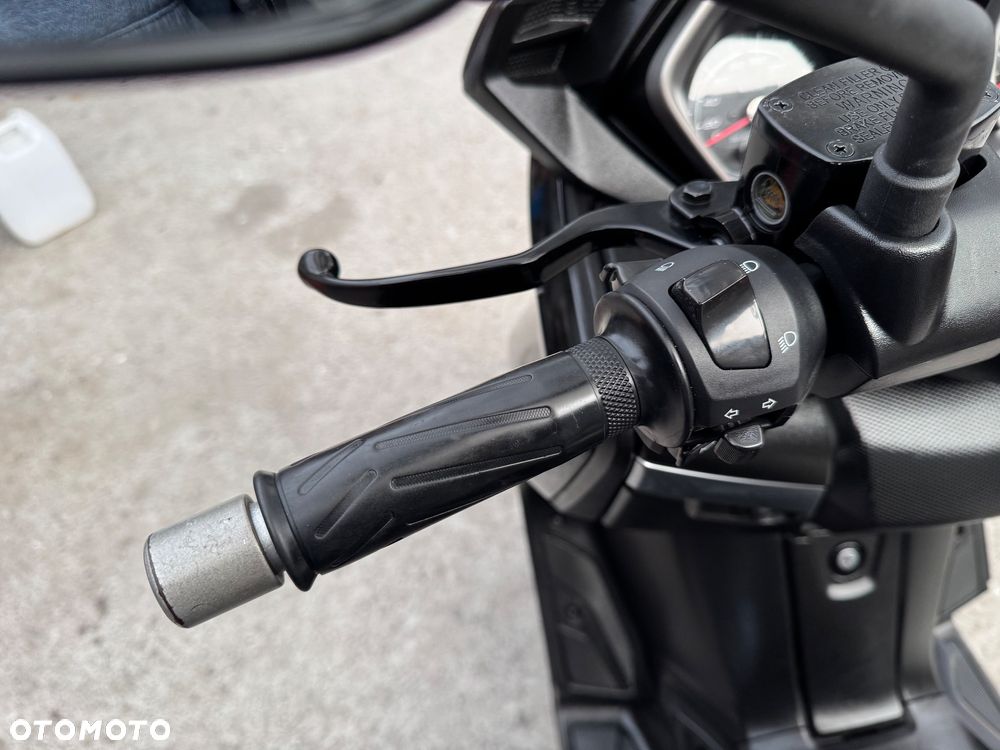 Yamaha X-max - 20