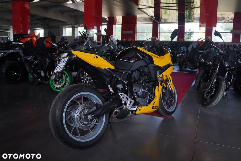 Suzuki GSX - 22