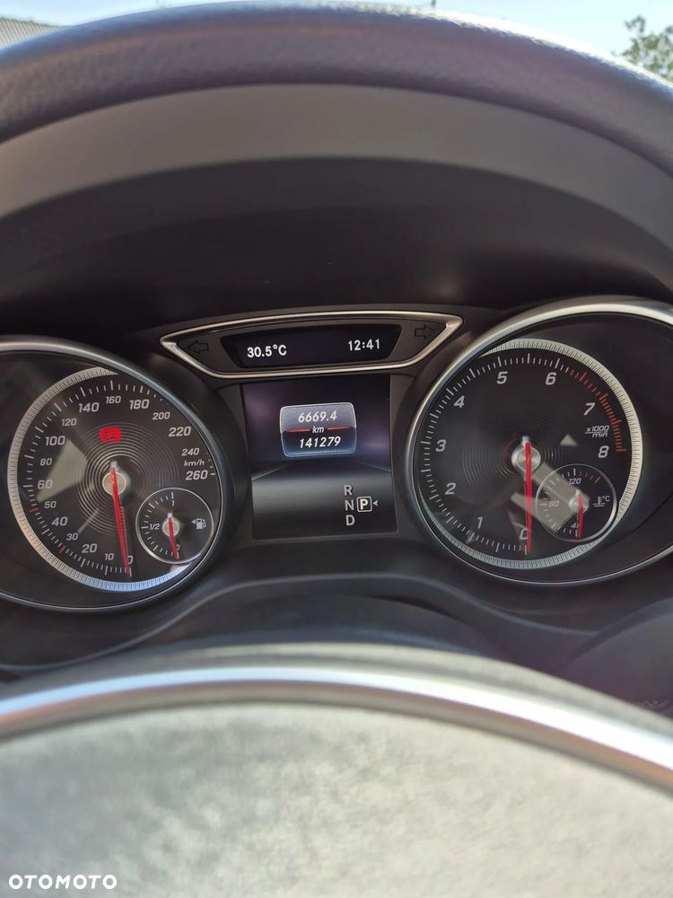 Mercedes-Benz GLA - 17