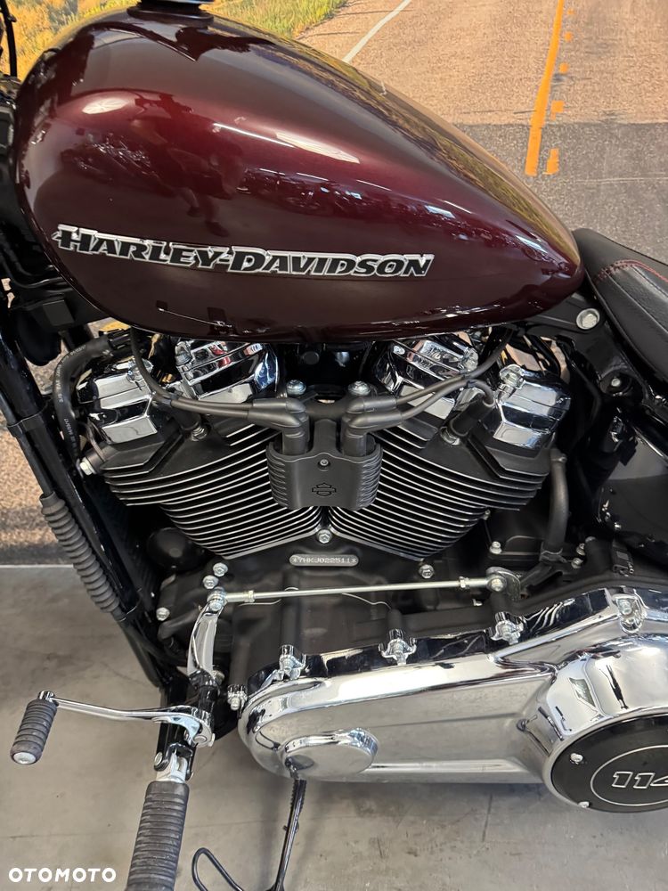 Harley-Davidson Softail Breakout - 10