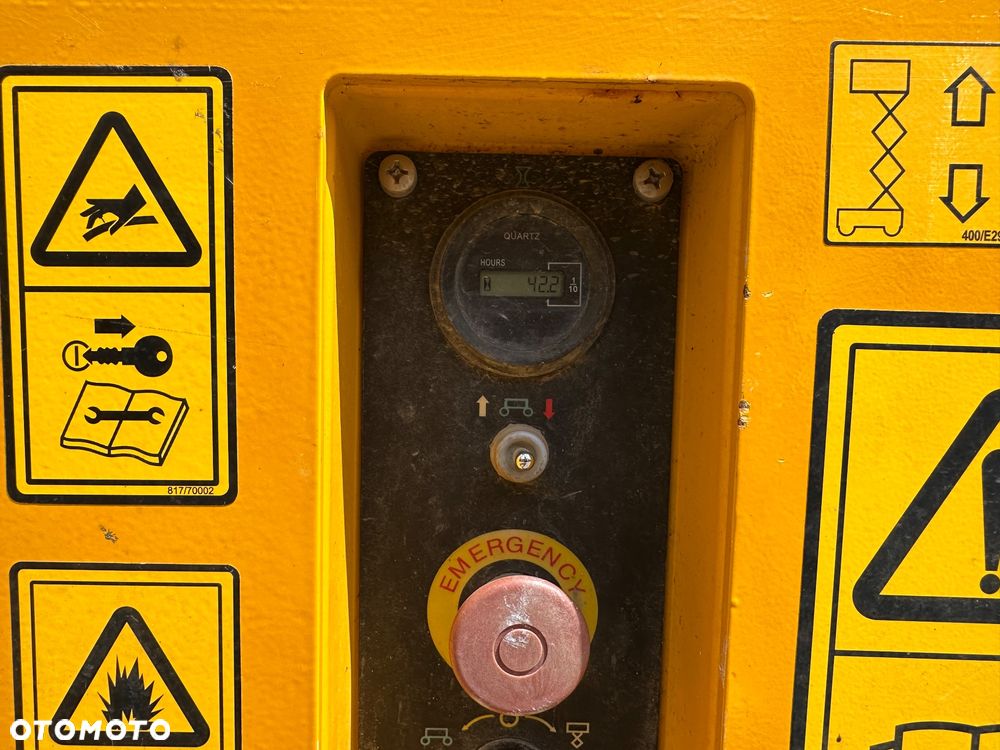 JCB ACCESS S2632E - 10