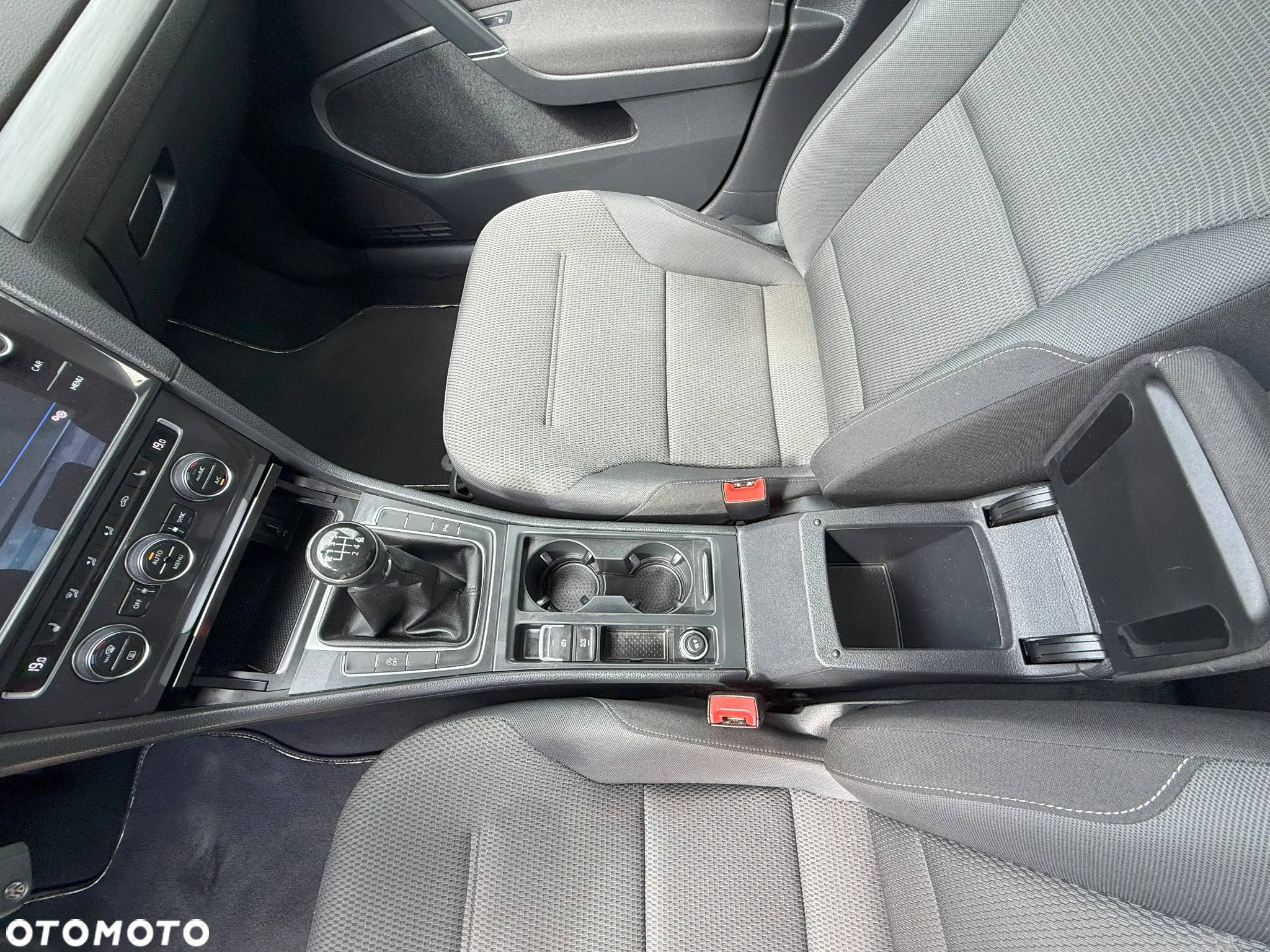 Volkswagen Golf 1.5 TSI ACT OPF BlueMotion Comfortline - 26