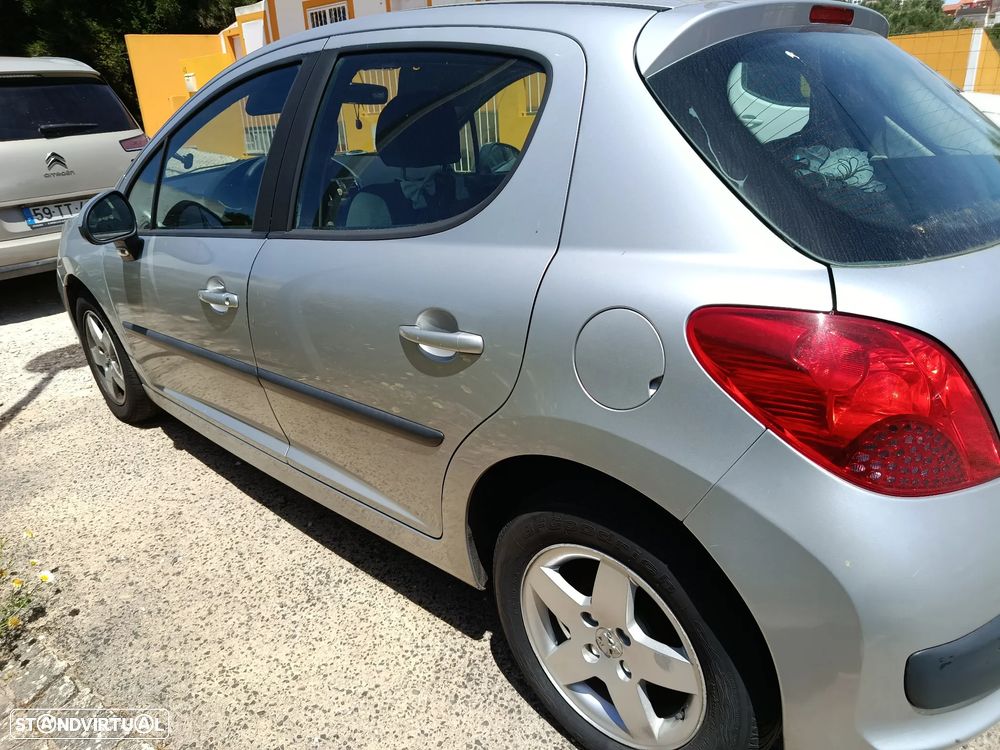 Peugeot 207 - 4