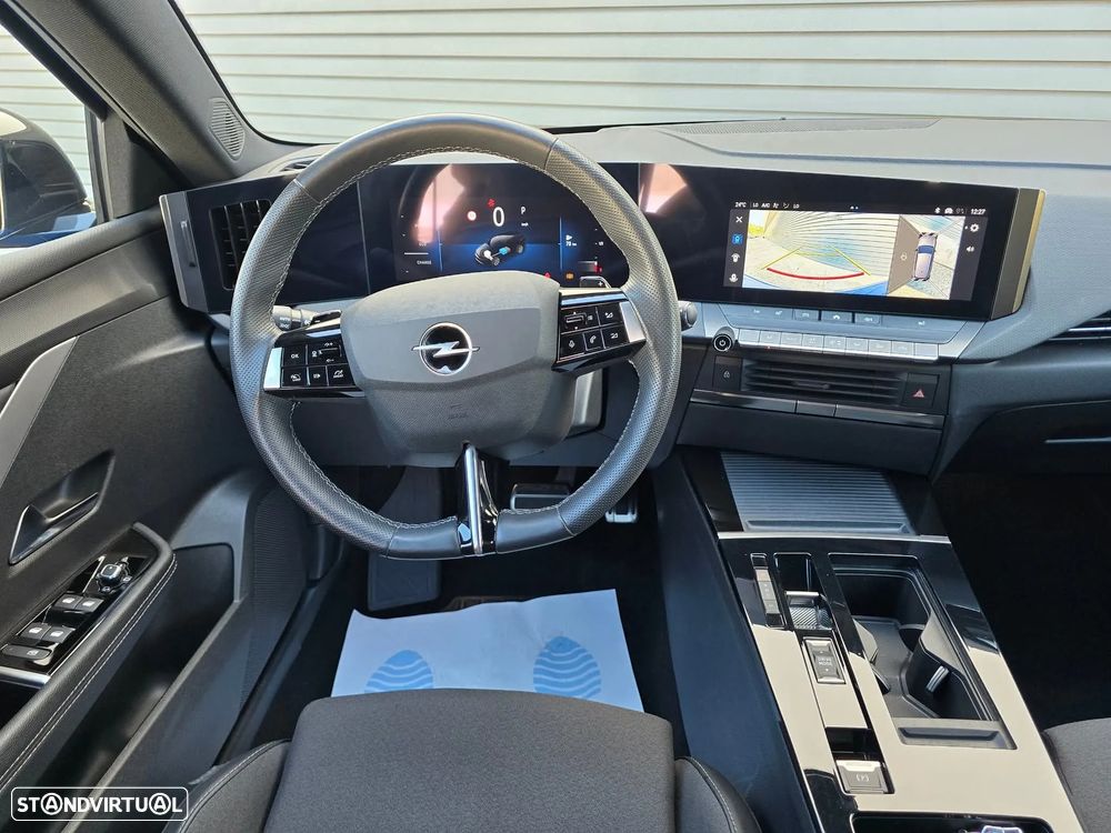 Opel Astra Caravan - 8