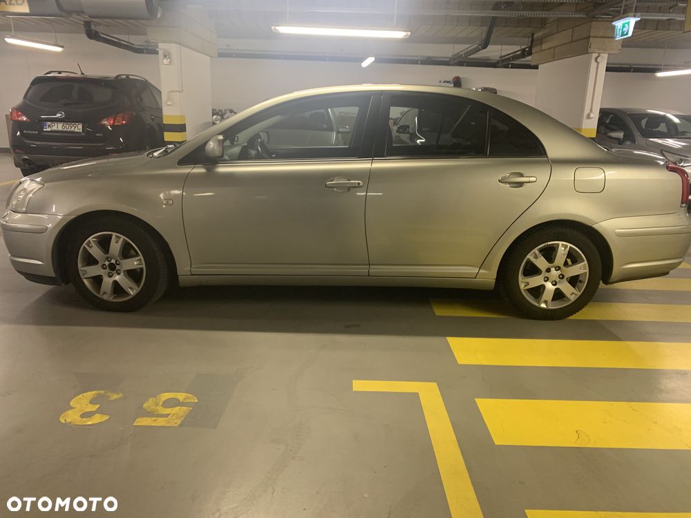Toyota Avensis - 1