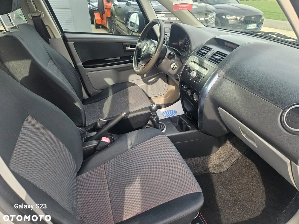 Suzuki SX4 1.6 GLX / Comfort - 9
