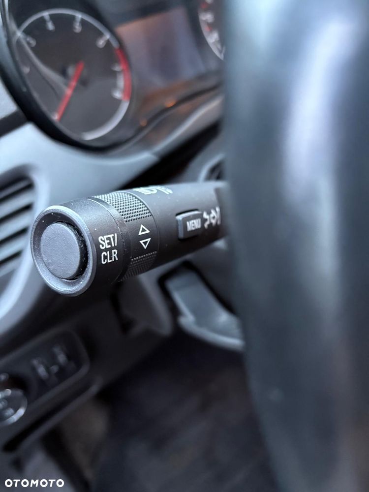 Opel Corsa 1.4 Innovation - 15