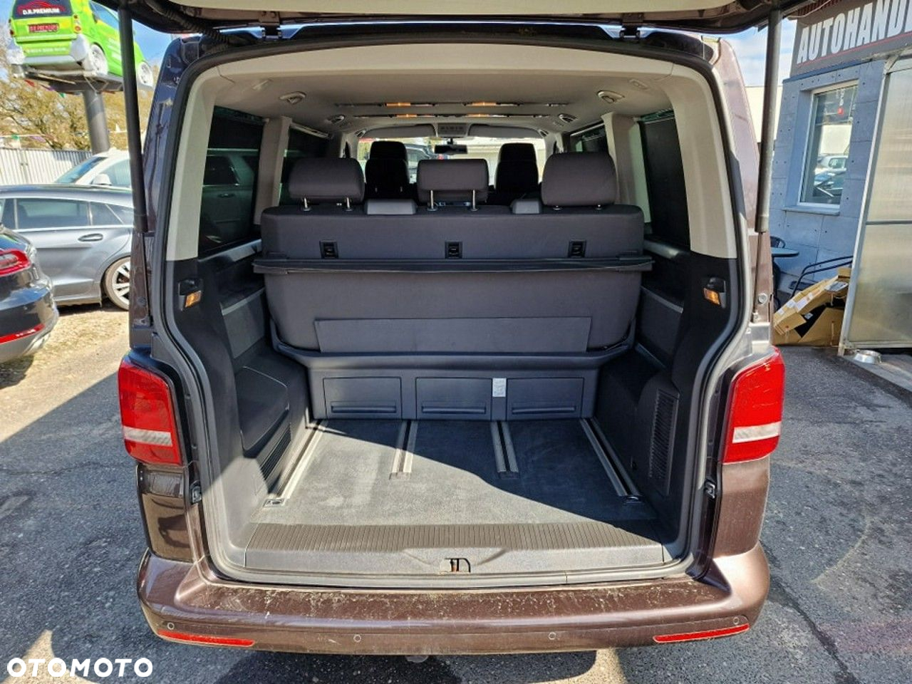 Volkswagen Multivan - 38