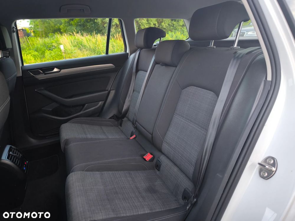 Volkswagen Passat 2.0 TDI SCR DSG Business - 5