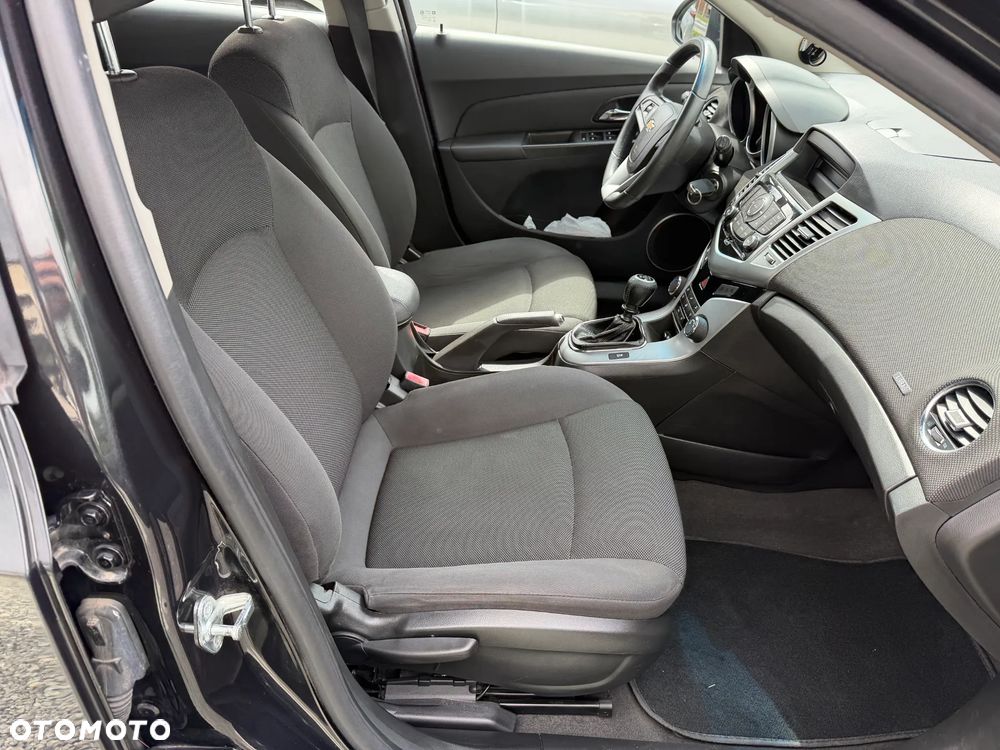 Chevrolet Cruze 1.8 LT - 32