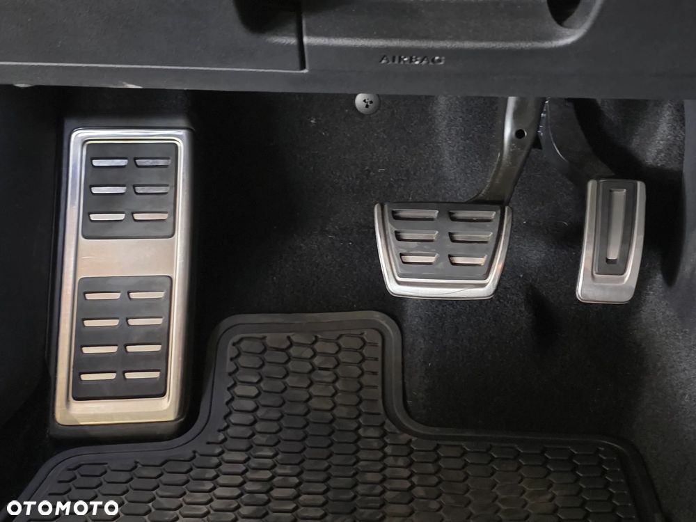 Volkswagen Golf - 16