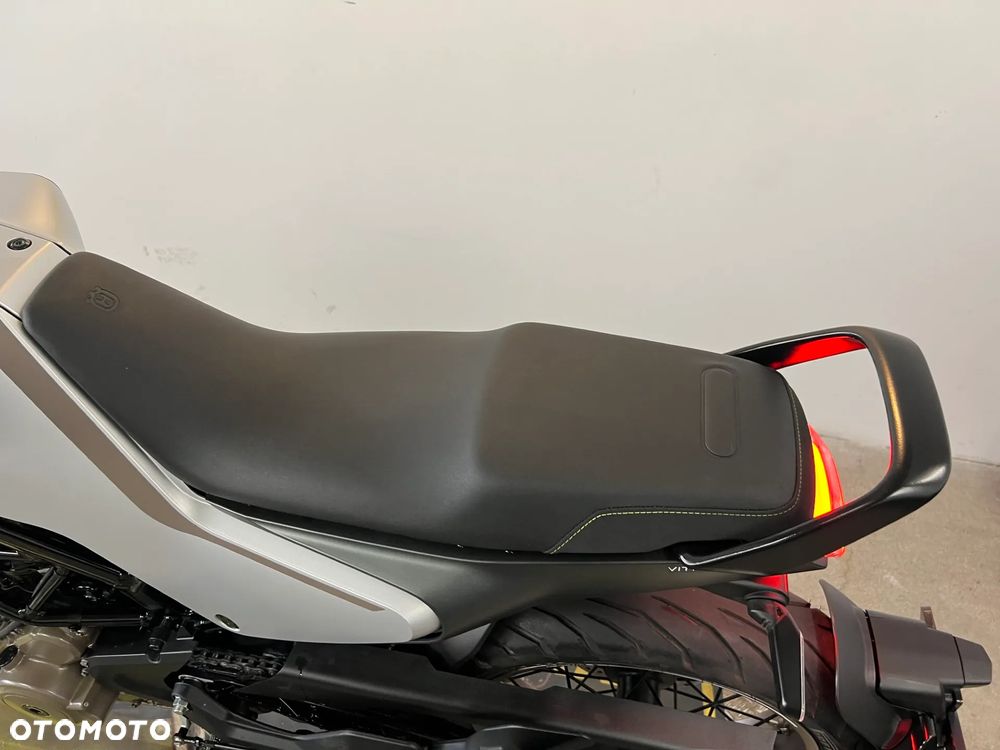 Husqvarna Vitpilen - 30