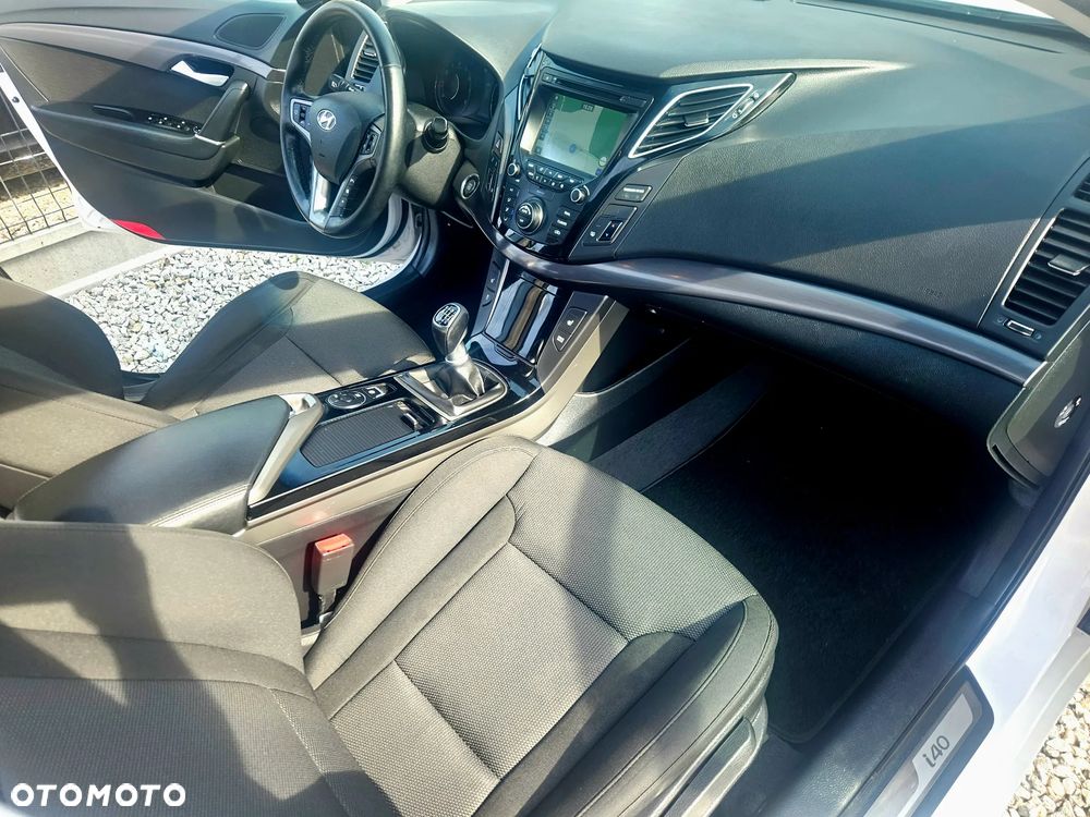 Hyundai i40 Kombi 2.0 Premium - 33