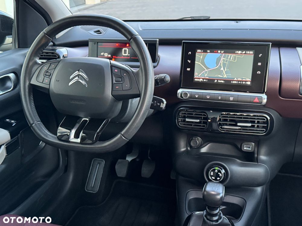 Citroën C4 Cactus 1.2 PureTech Shine S&S - 24