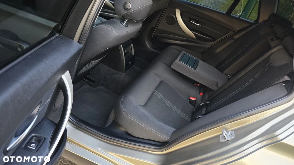 BMW Seria 3 - 29