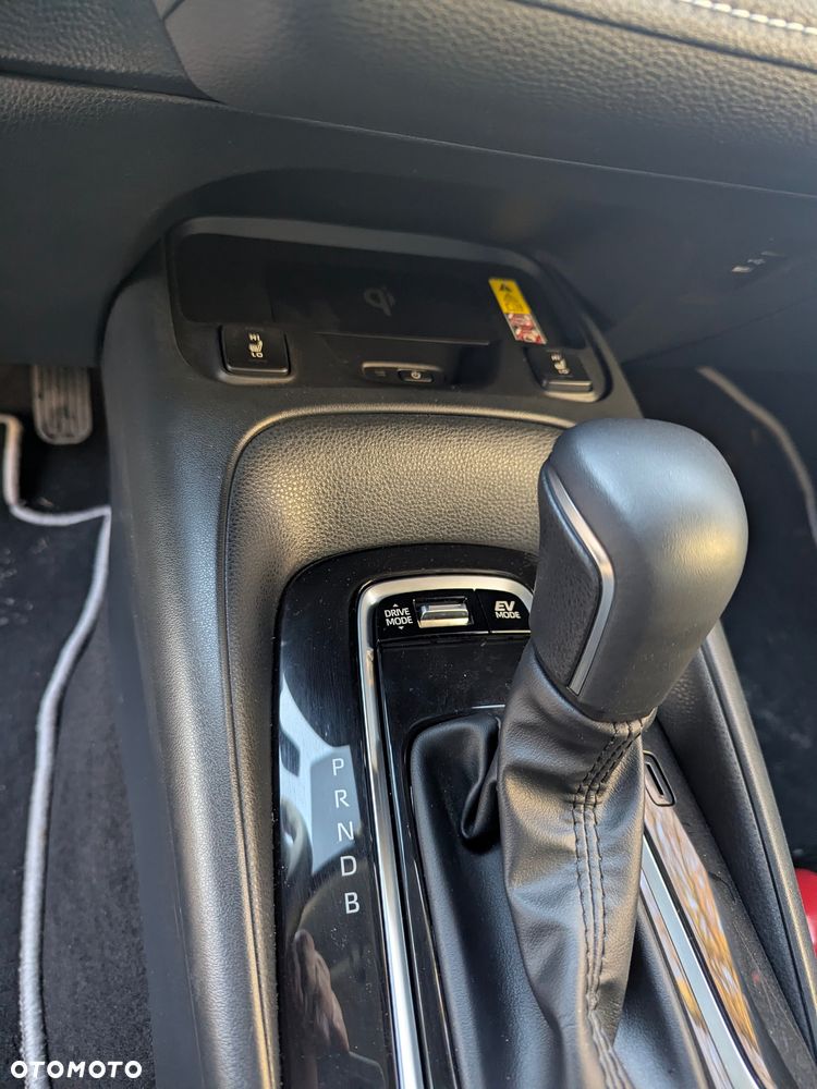 Toyota Corolla 1.8 Hybrid Comfort - 17