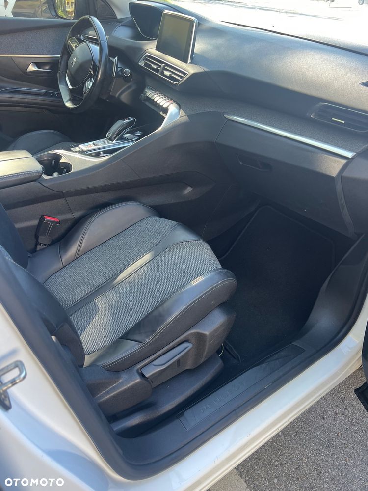 Peugeot 5008 - 11