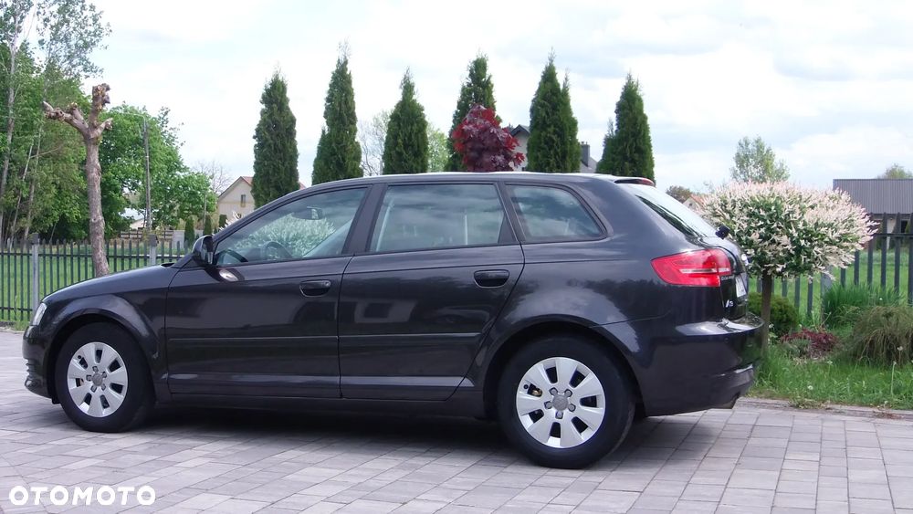 Audi A3 Sportback 1.6 TDI DPF Attraction - 3
