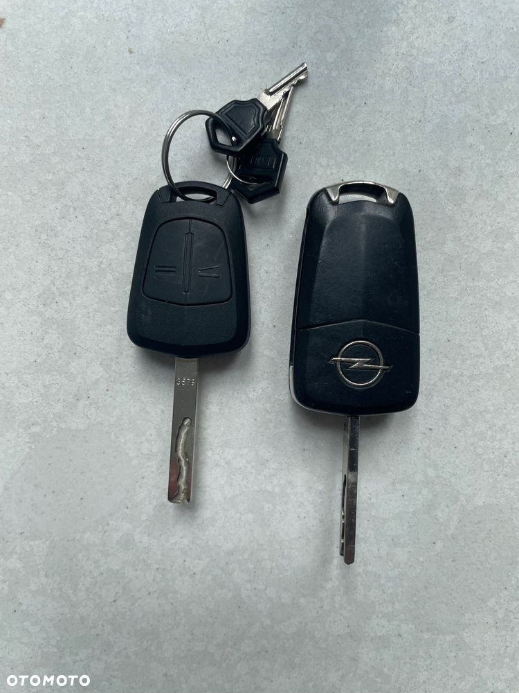 Opel Corsa - 25