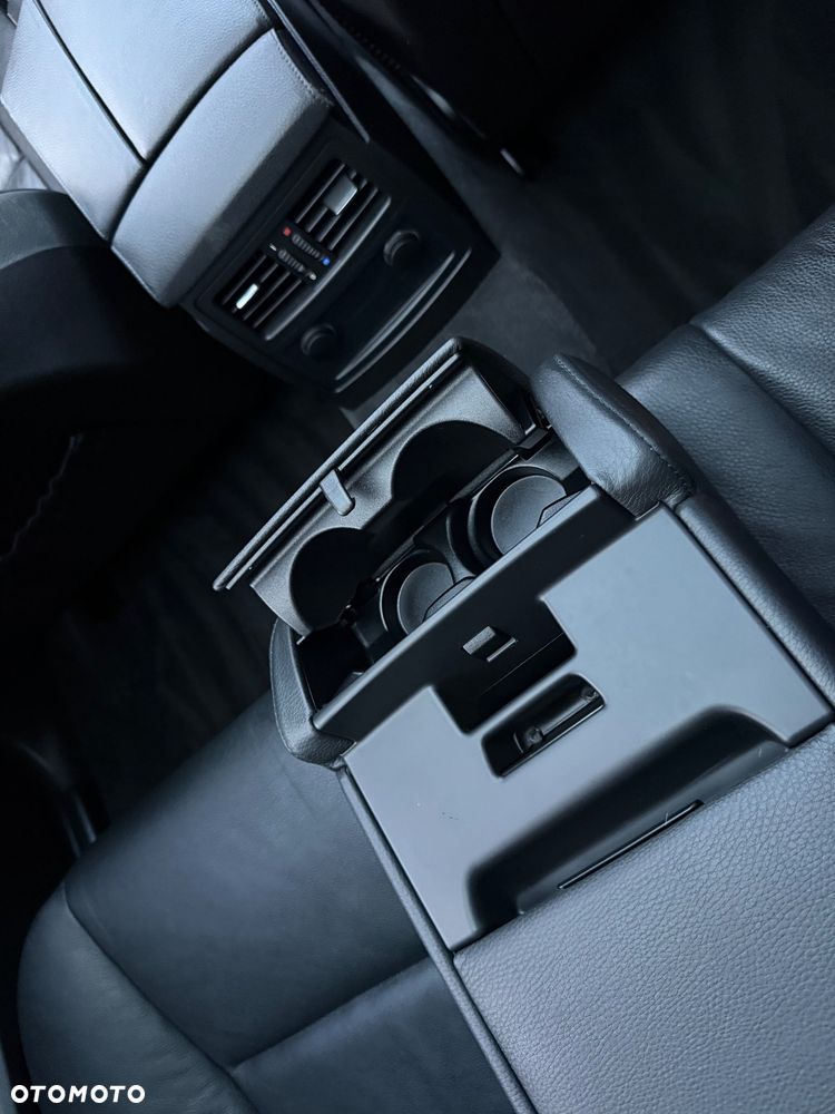BMW Seria 5 523i Edition Exclusive - 29