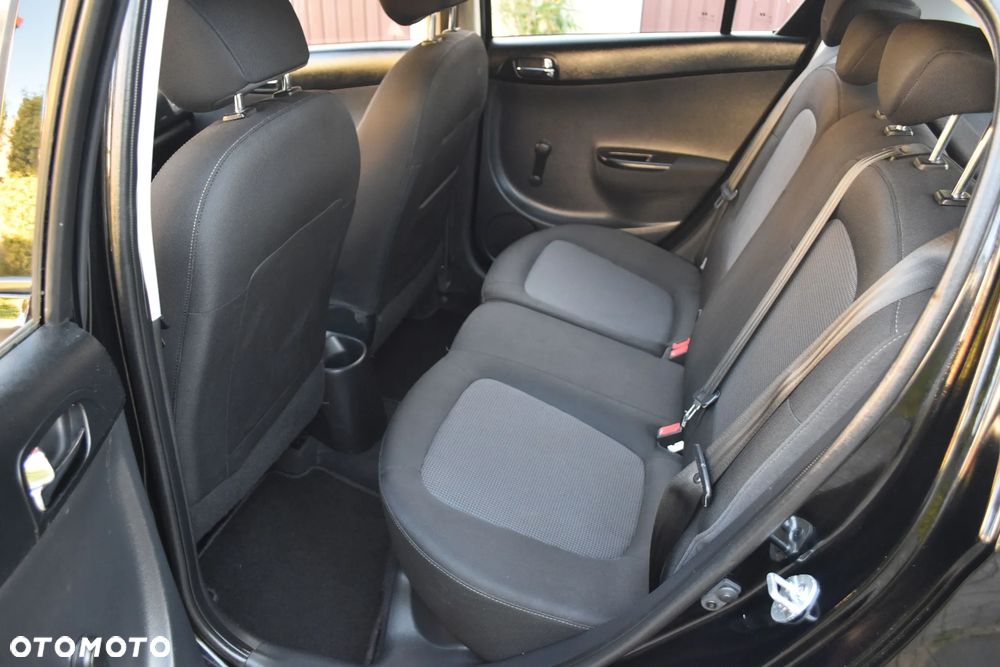 Hyundai i20 - 19