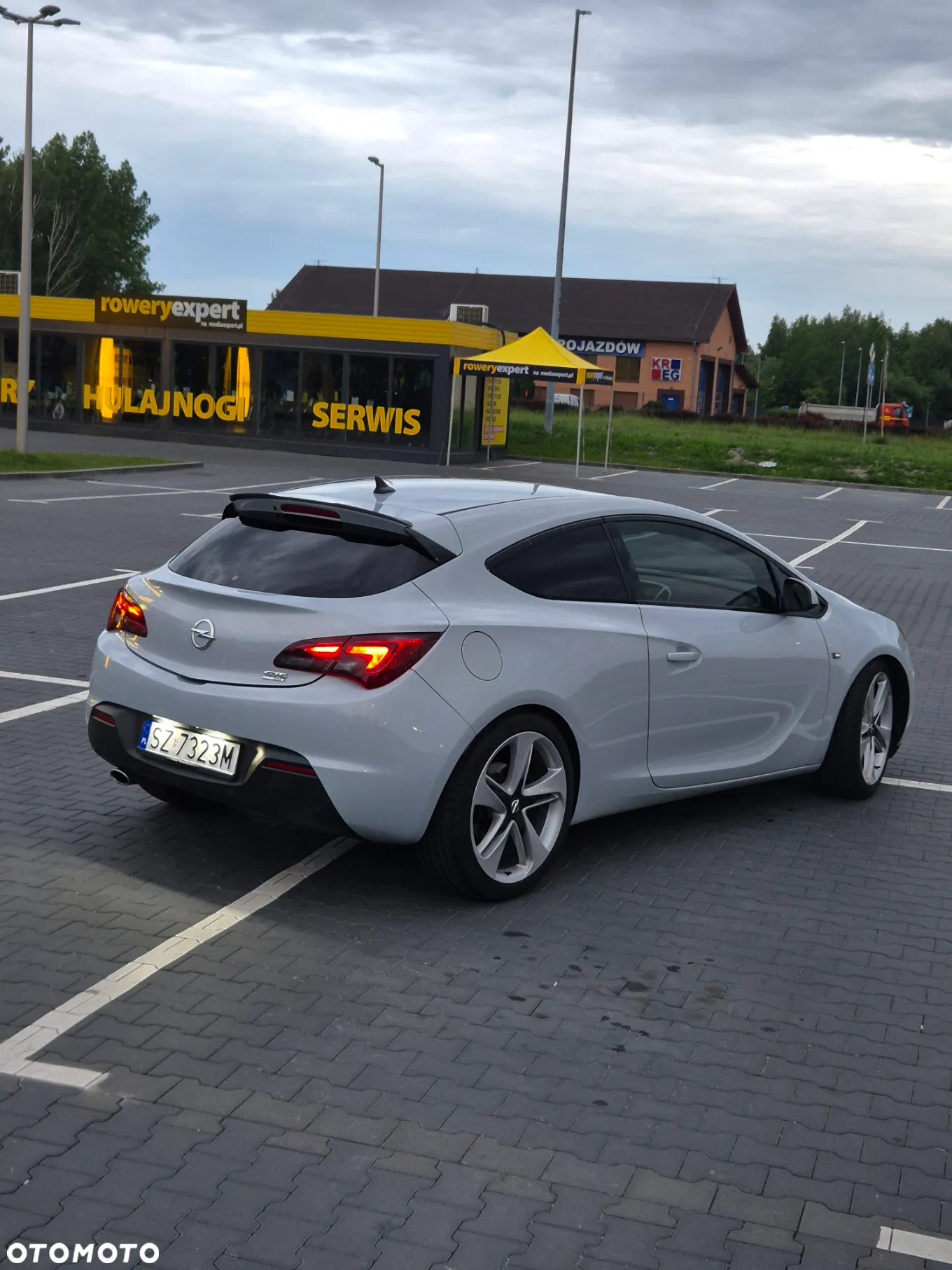 Opel Astra IV GTC 2.0 CDTI Sport S&S - 3