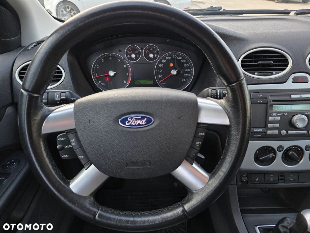 Ford Focus SW 1.6 Turnier Futura - 11