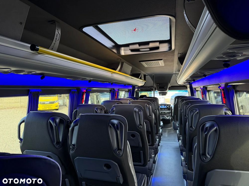 Mercedes-Benz Sprinter 519 - 25