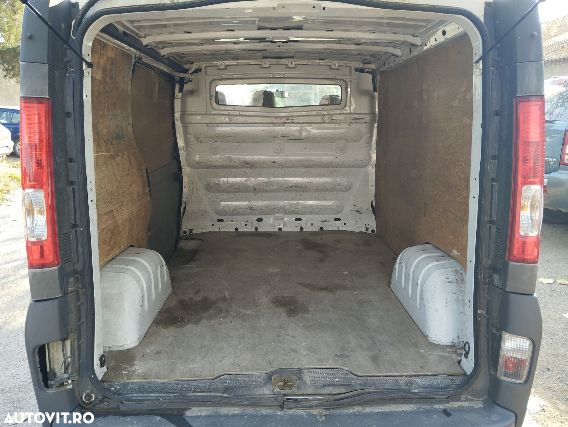 Dezmembrari  Renault TRAFIC 2  2001  > 0000 2.0 dCi 115 (FL01, FL0U) - 4