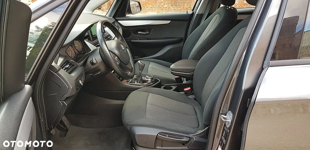 BMW Seria 2 216d Active Tourer - 9
