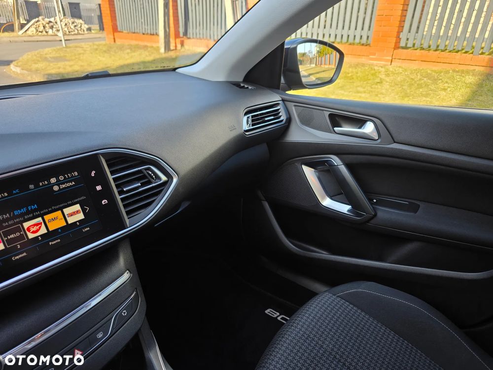 Peugeot 308 BlueHDi 130 EAT6 Stop & Start Allure - 25