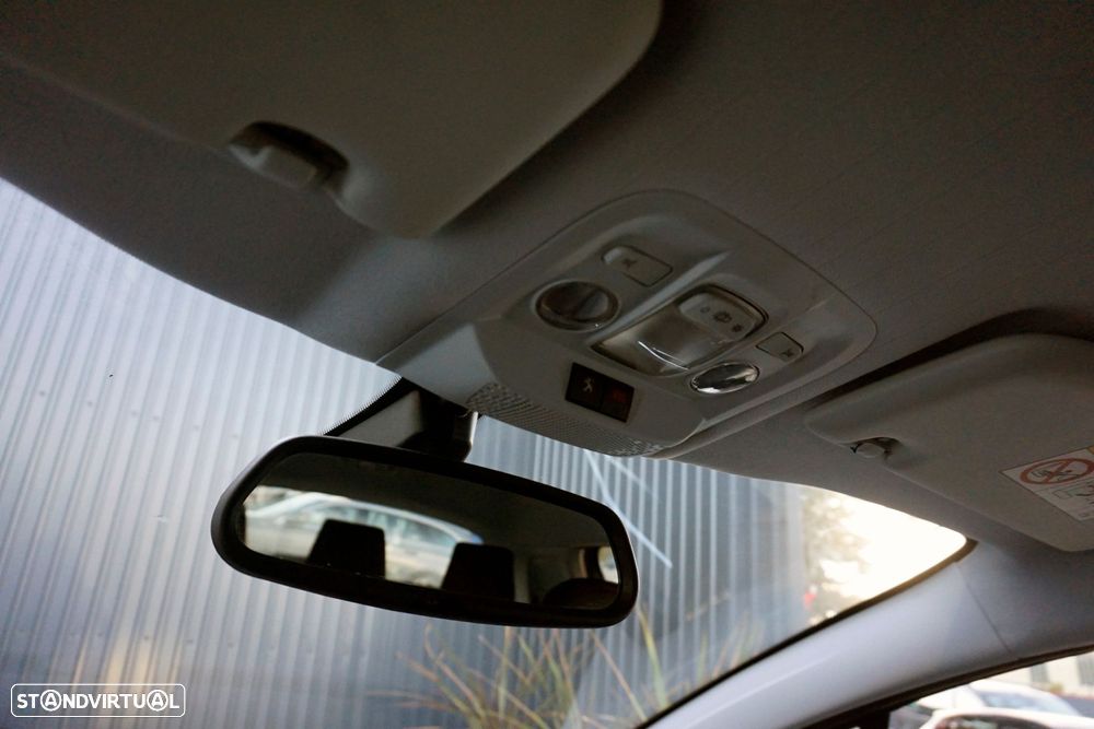 Peugeot 2008 1.2 PureTech GT Line - 23