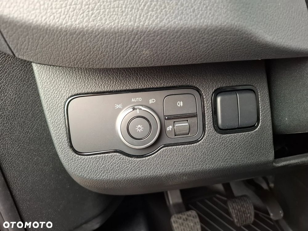 Mercedes-Benz Sprinter - 20