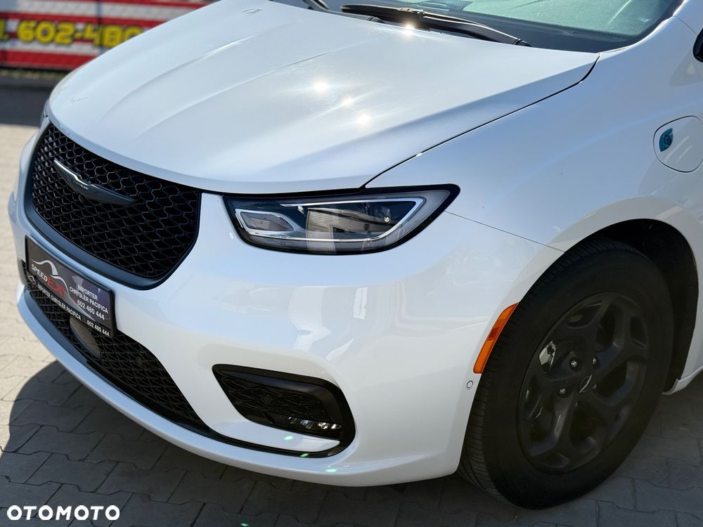 Chrysler Pacifica - 6