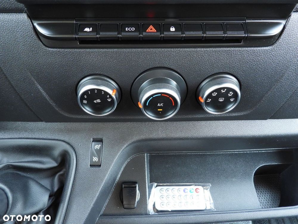 Renault MASTER WYWROTKA PODWÓJNA KABINA DOKA 6 MIEJSC TEMPOMAT LEDY BLIŹNIACZE KOŁA KLIMATYZACJA  130KM - 33