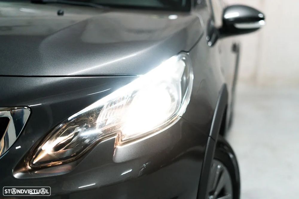 Peugeot 2008 1.2 PureTech Allure - 20