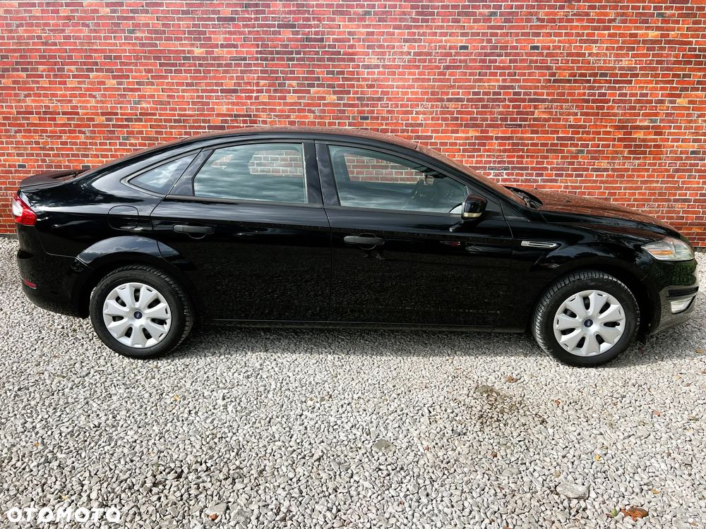 Ford Mondeo - 38