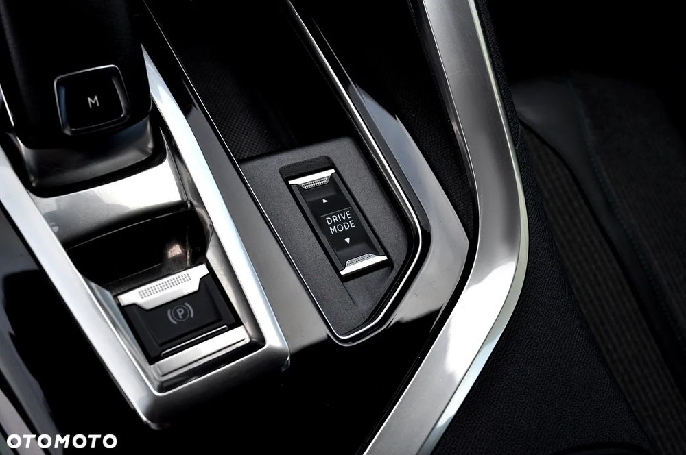 Peugeot 3008 BlueHDi 130 Stop & Start EAT8 Allure - 31