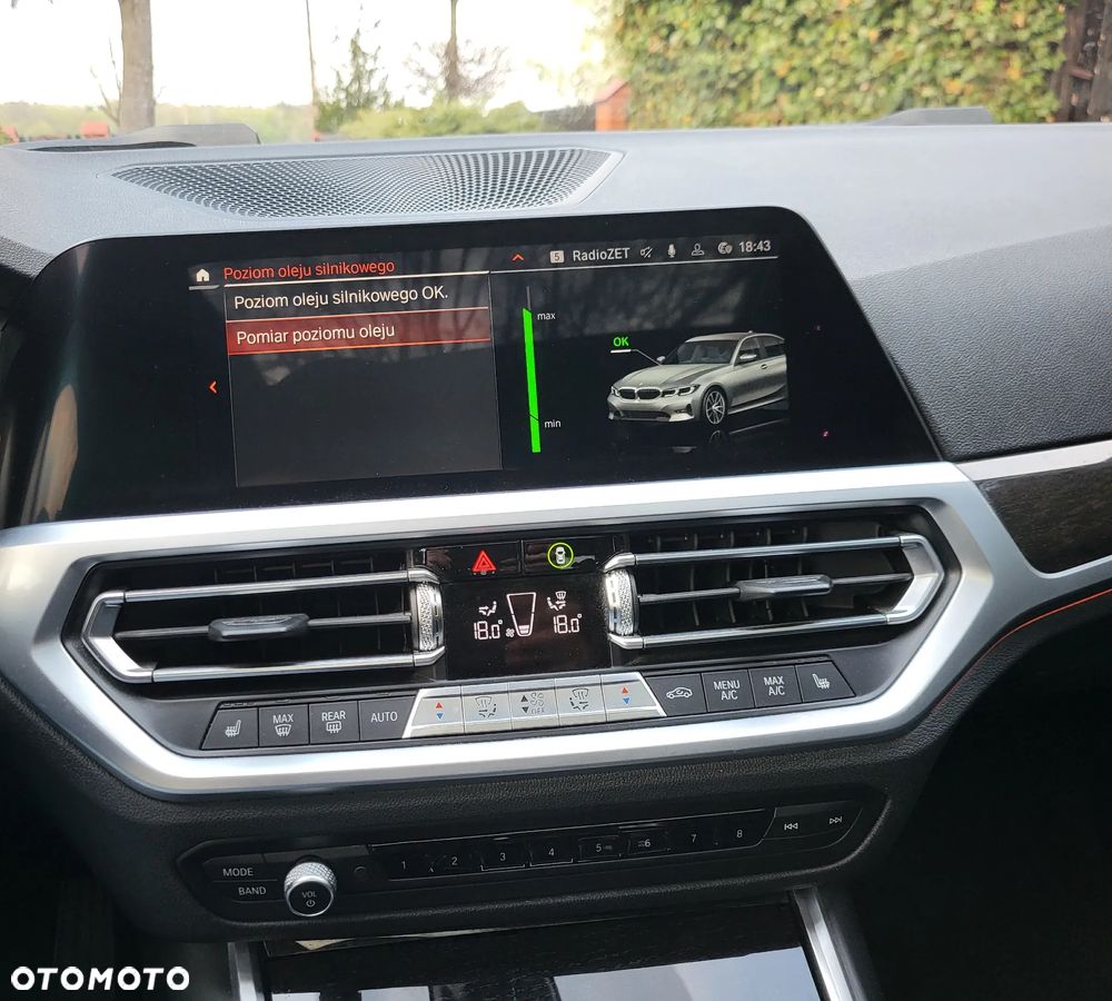 BMW Seria 3 330i Sport Line - 26