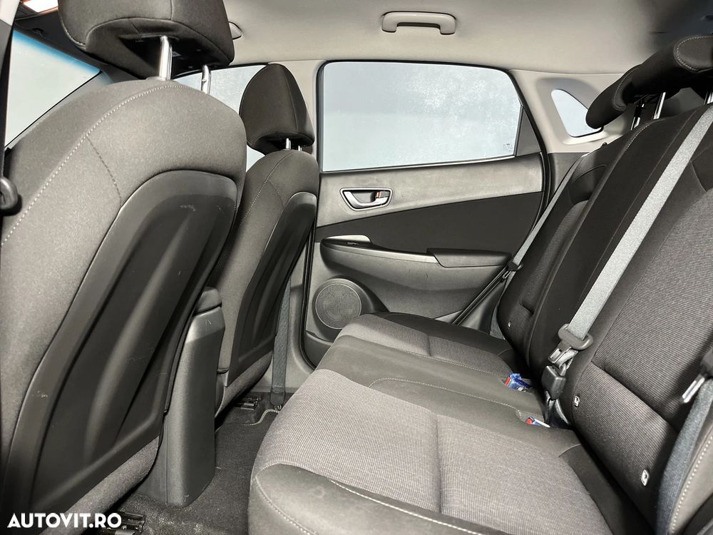 Hyundai KONA - 14