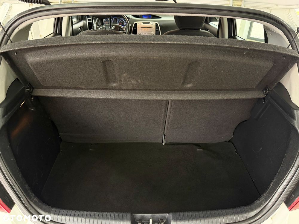 Hyundai i20 1.2 Classic + - 28